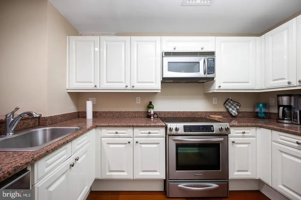 1500 CHESTNUT STREET #13E Philadelphia, PA 19102