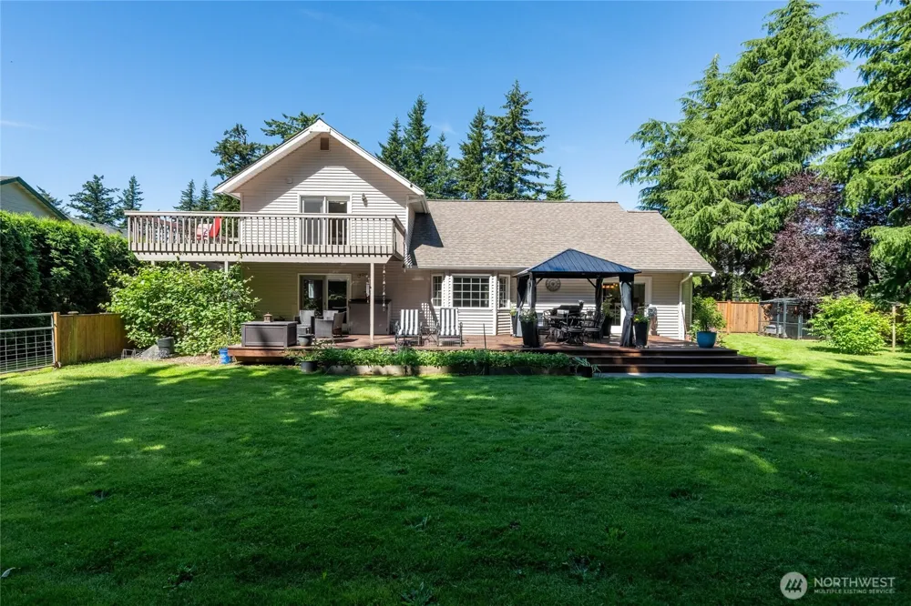 6898 Golf View Drive Lynden, WA 98264