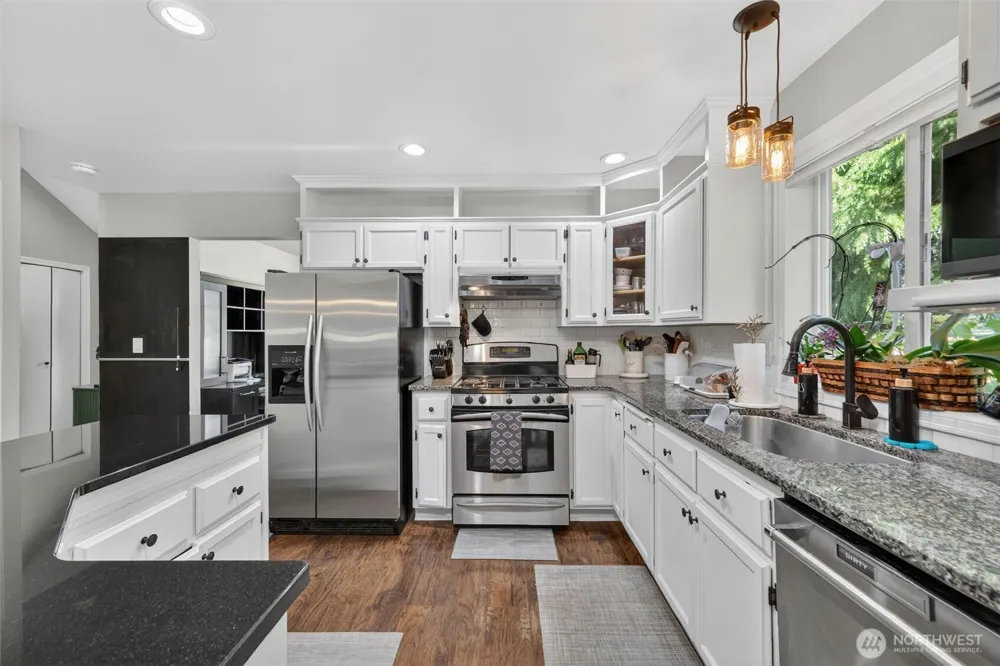 6898 Golf View Drive Lynden, WA 98264