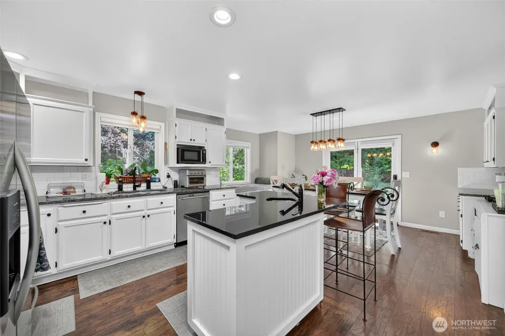 6898 Golf View Drive Lynden, WA 98264
