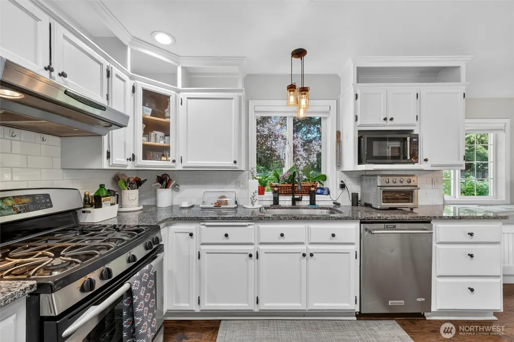 6898 Golf View Drive Lynden, WA 98264