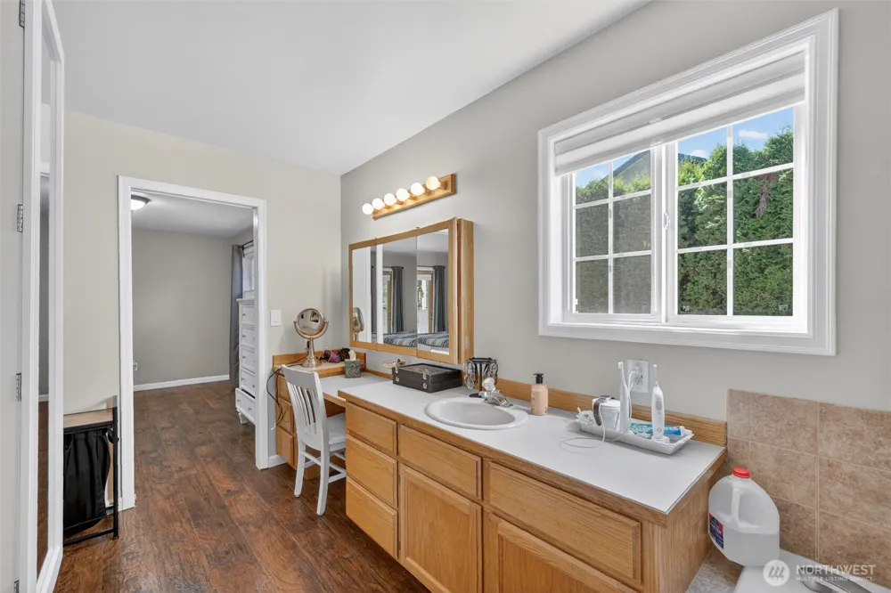 6898 Golf View Drive Lynden, WA 98264