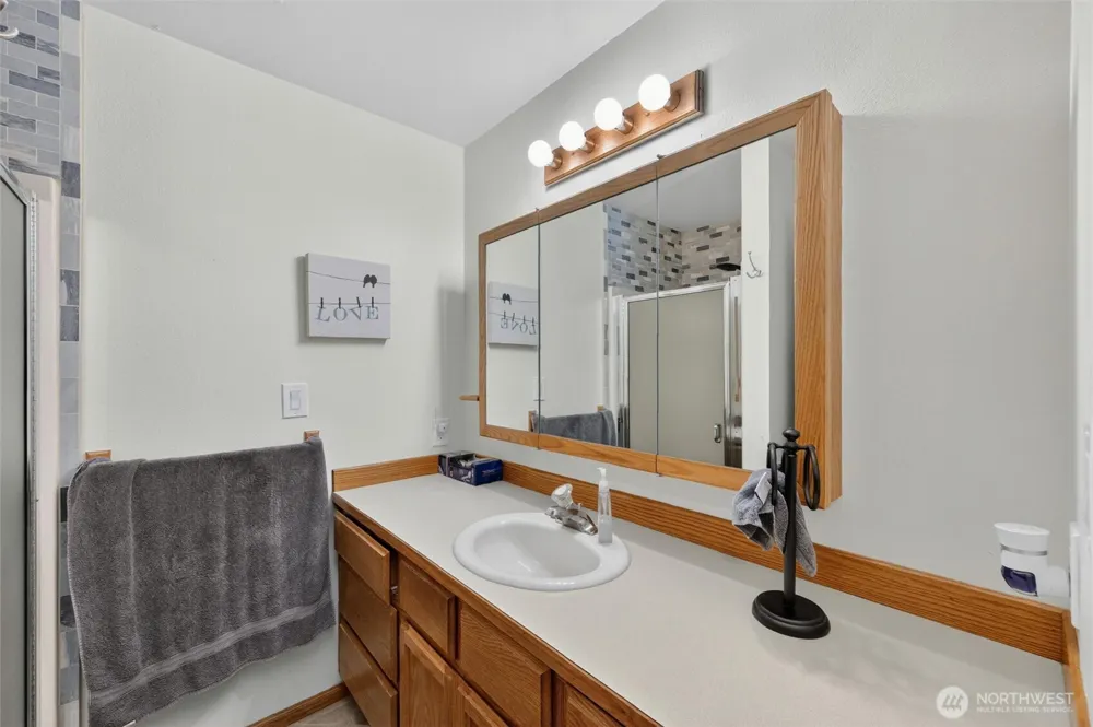 6898 Golf View Drive Lynden, WA 98264