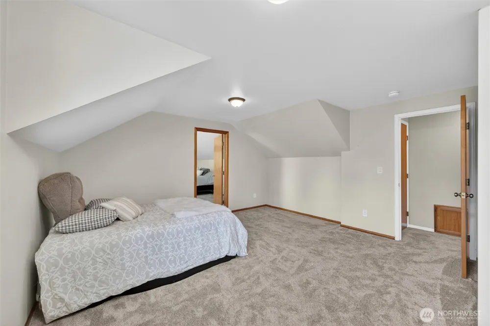 6898 Golf View Drive Lynden, WA 98264
