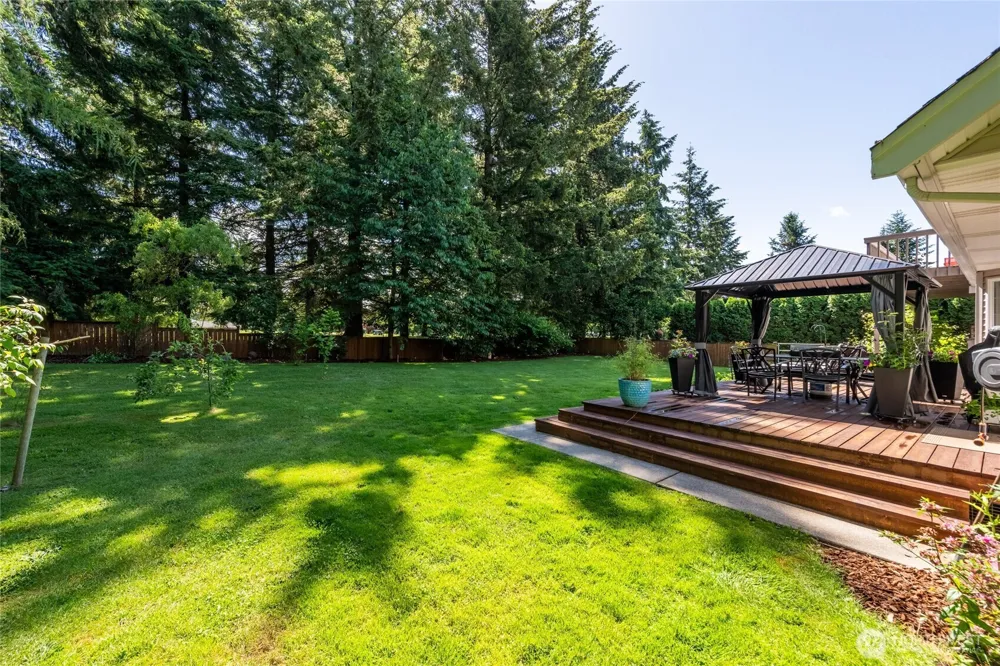 6898 Golf View Drive Lynden, WA 98264