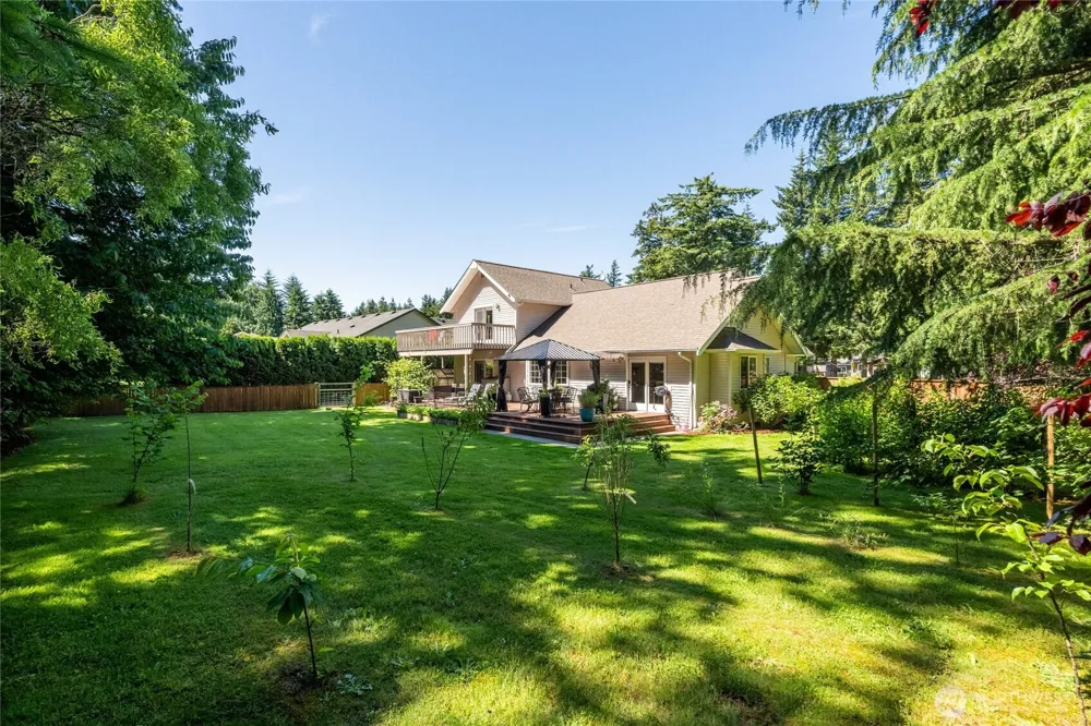 6898 Golf View Drive Lynden, WA 98264