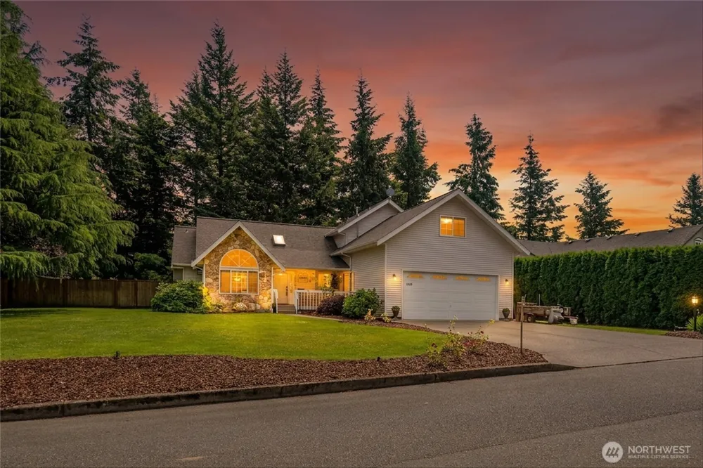 6898 Golf View Drive Lynden, WA 98264