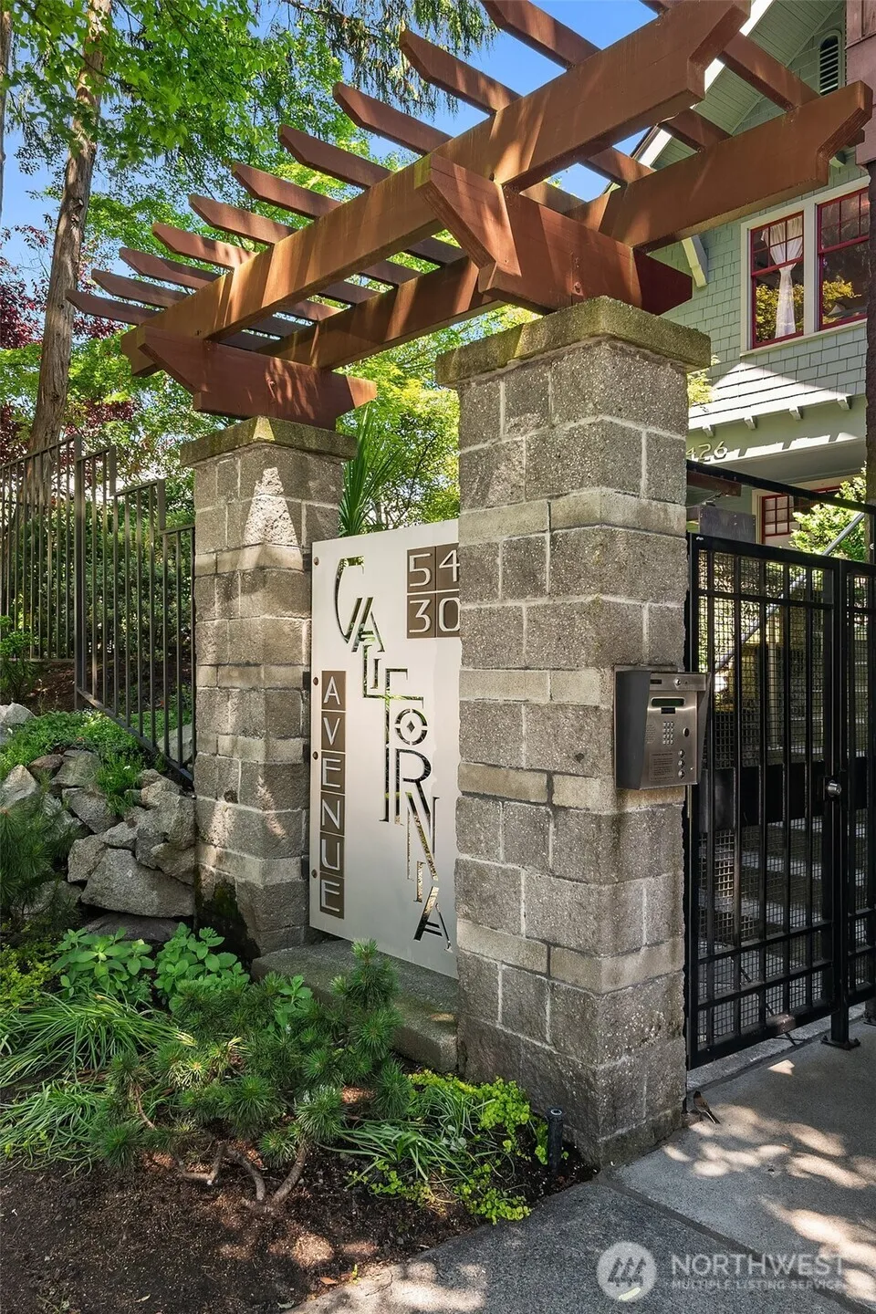 5430 California Avenue SW #4A Seattle, WA 98136