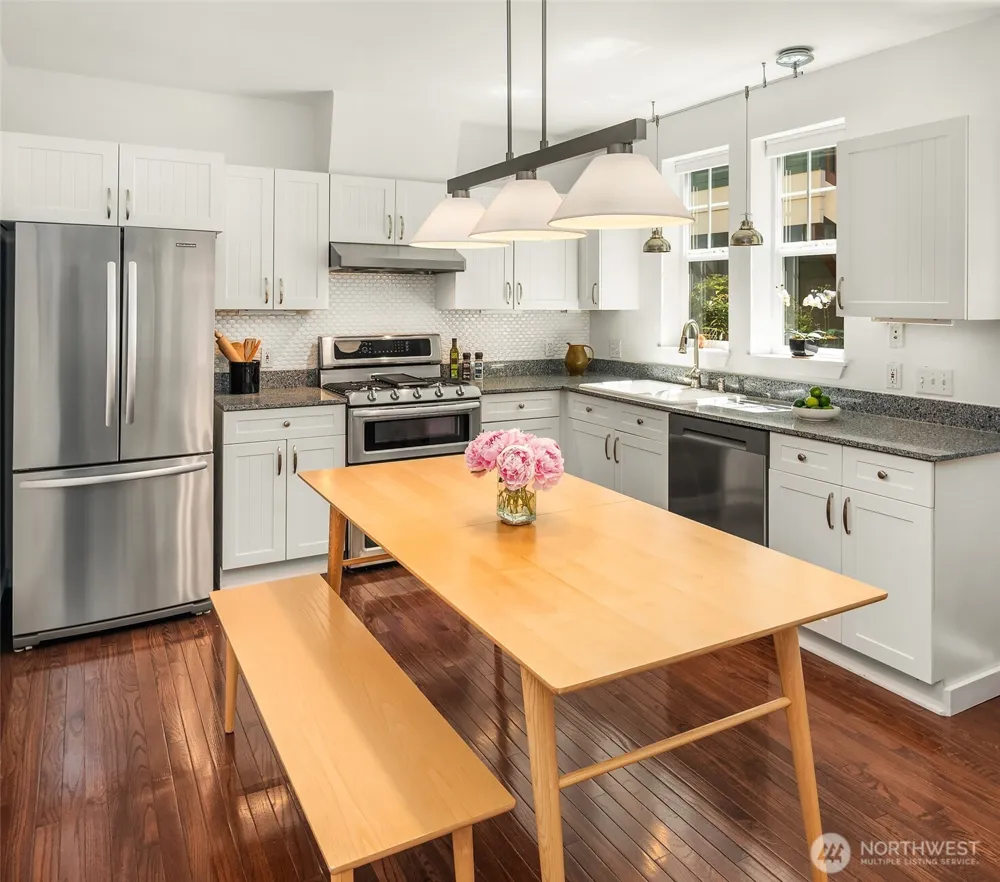 5430 California Avenue SW #4A Seattle, WA 98136