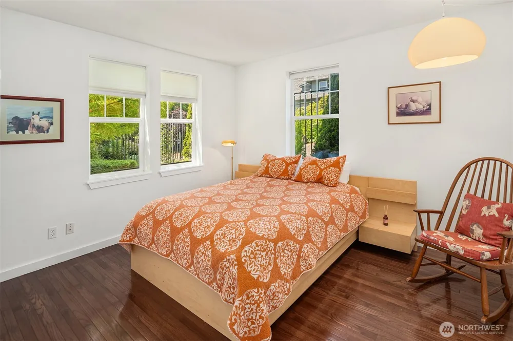 5430 California Avenue SW #4A Seattle, WA 98136