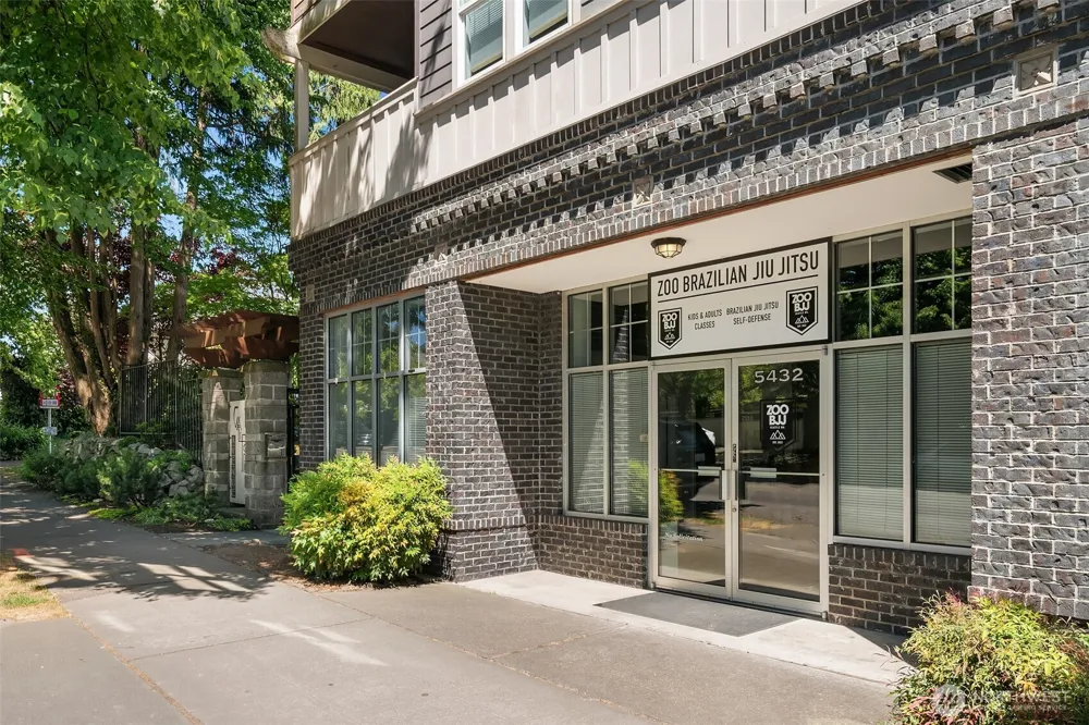 5430 California Avenue SW #4A Seattle, WA 98136