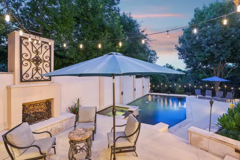 11725 Red Oak Valley Lane