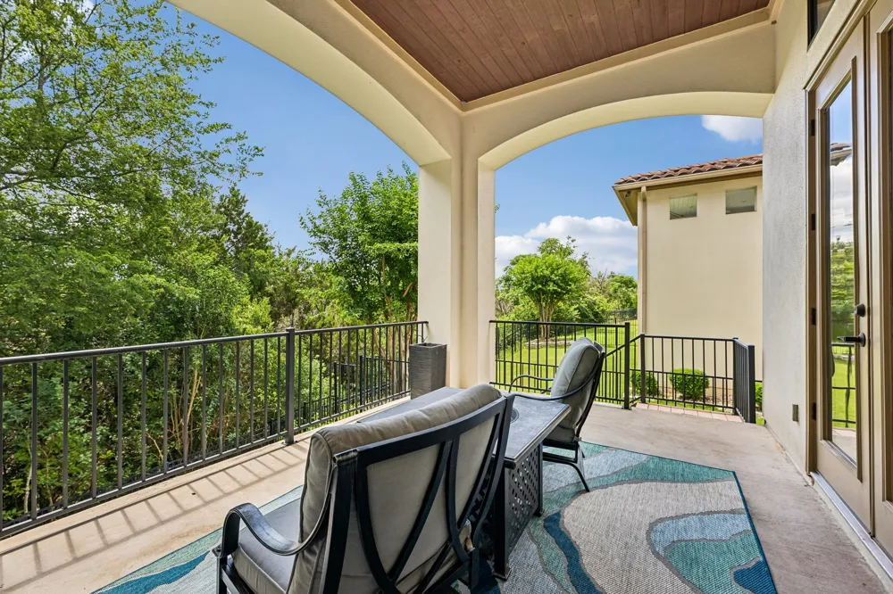 11725 Red Oak Valley Lane Austin, TX 78732