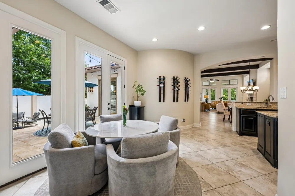 11725 Red Oak Valley Lane Austin, TX 78732