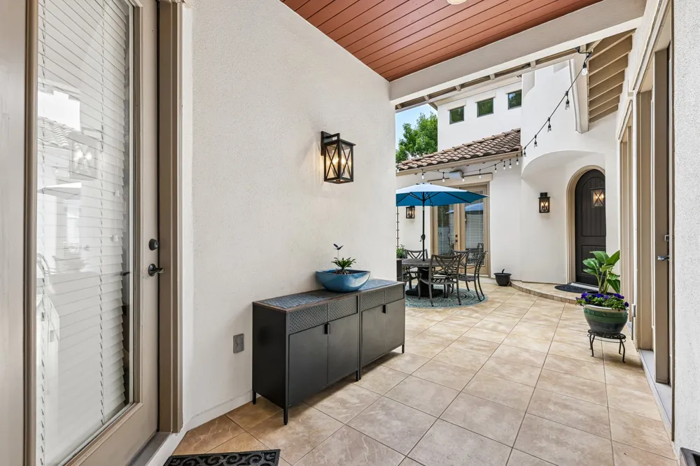 11725 Red Oak Valley Lane Austin, TX 78732