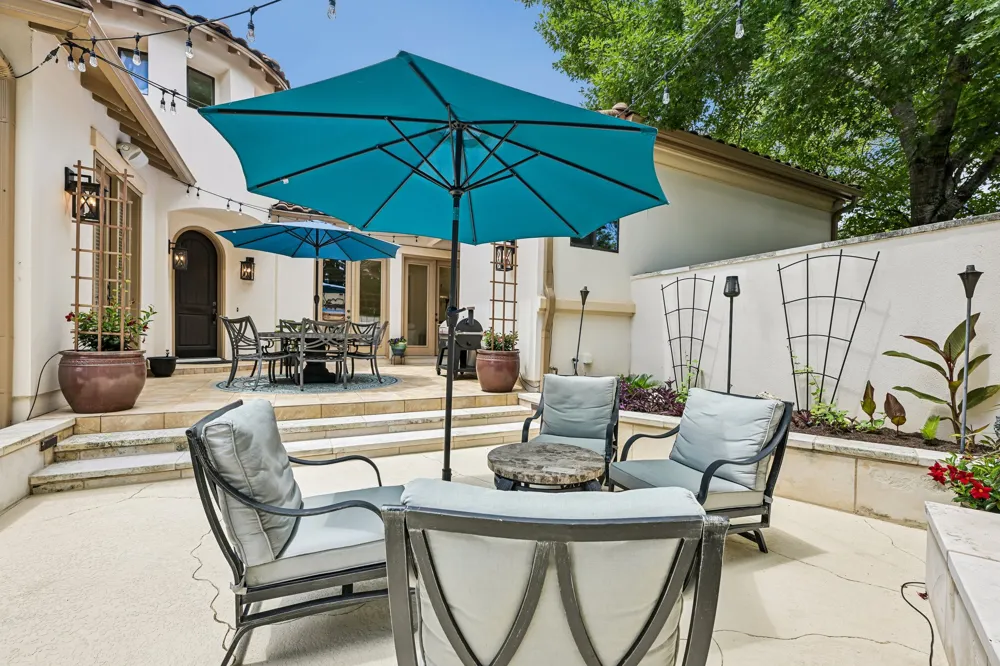 11725 Red Oak Valley Lane Austin, TX 78732