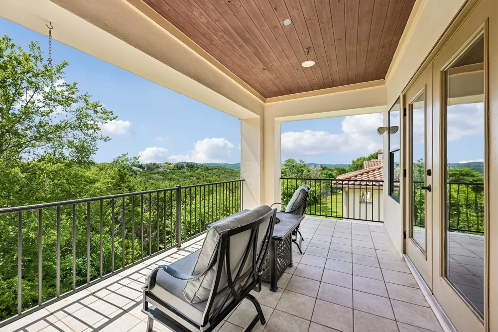 11725 Red Oak Valley Lane Austin, TX 78732