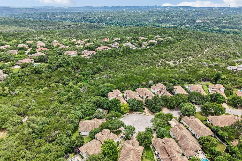 11725 Red Oak Valley Lane Austin, TX 78732