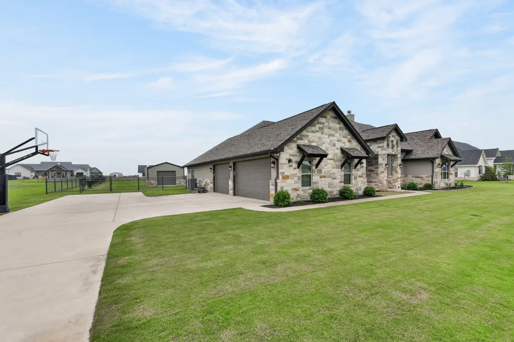 412 Farmstead Drive Seguin, TX 78155