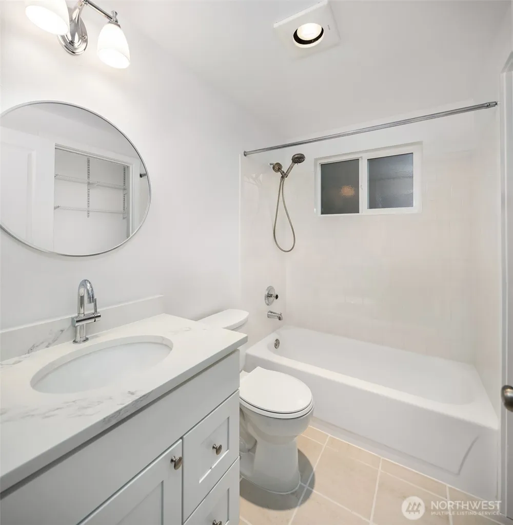 14006 NE 181 PLACE #B206 Woodinville, WA 98072