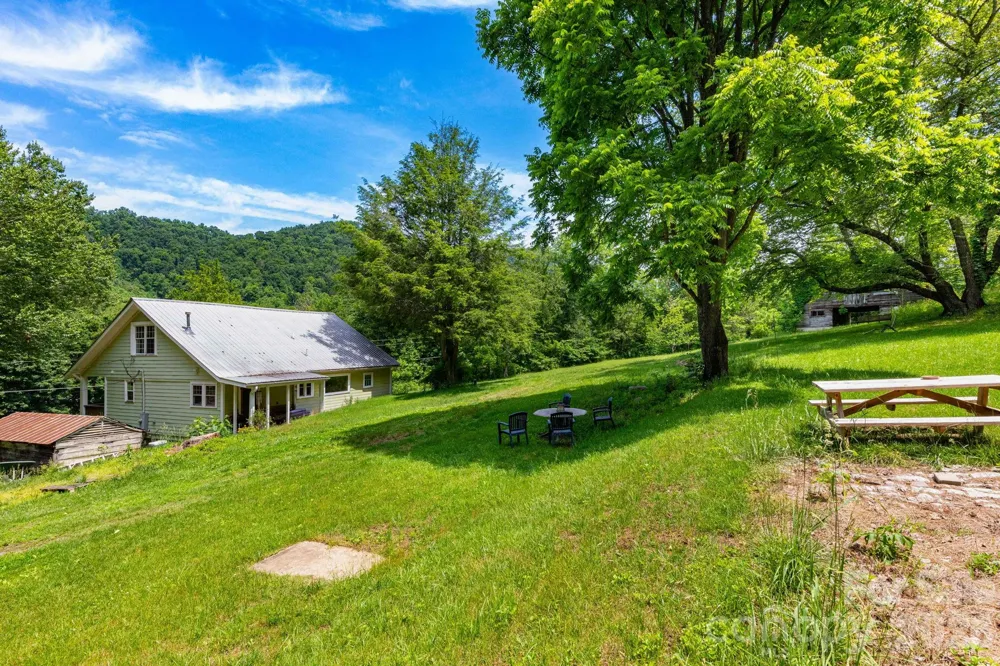 329 Fork Road Barnardsville, NC 28709