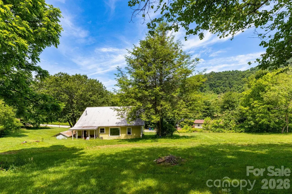 329 Fork Road Barnardsville, NC 28709