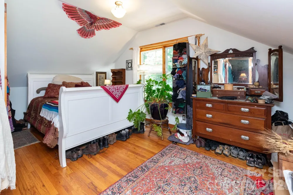 329 Fork Road Barnardsville, NC 28709