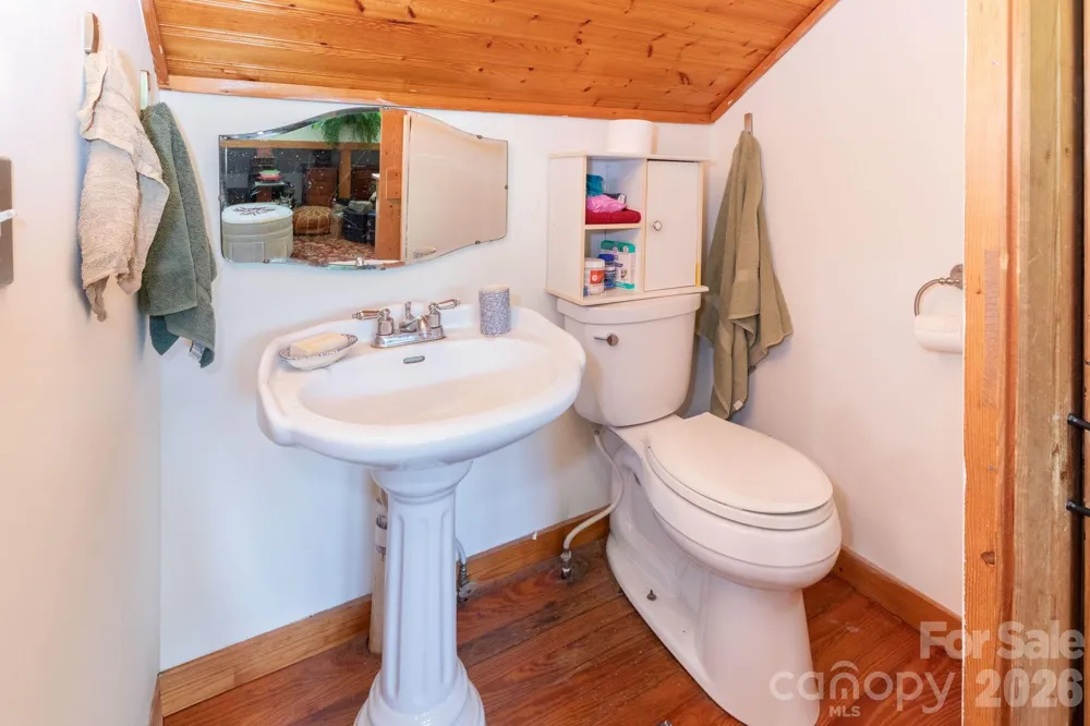 329 Fork Road Barnardsville, NC 28709
