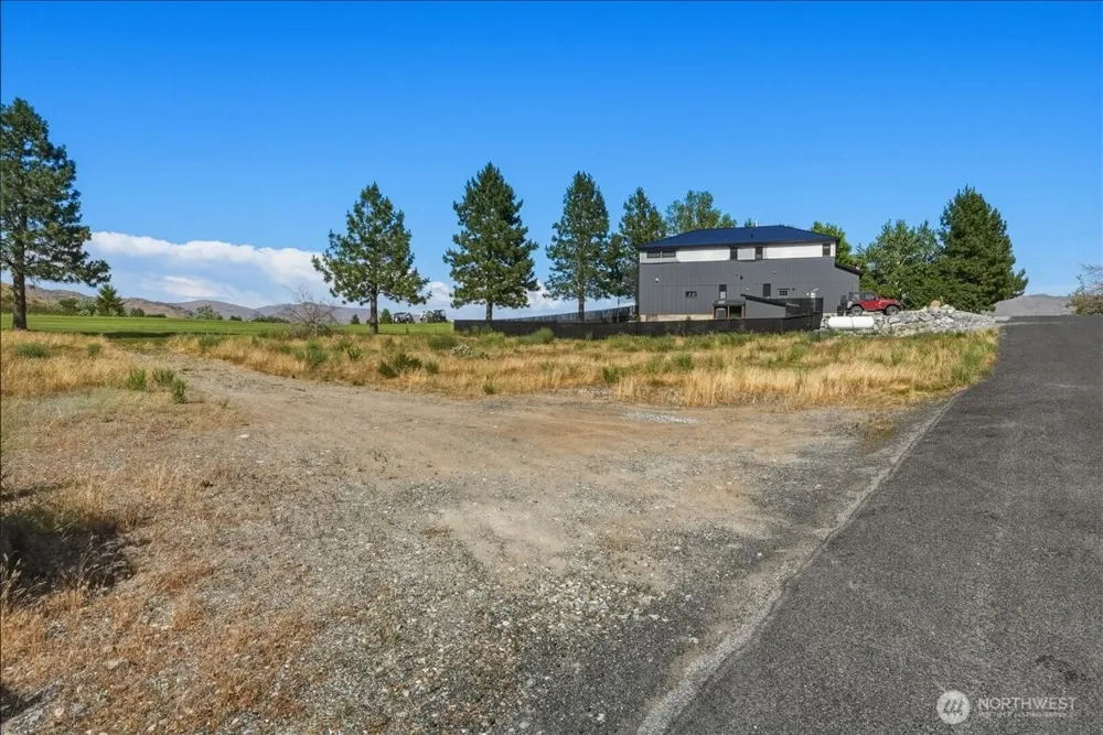 55 Long Drive Pateros, WA 98846