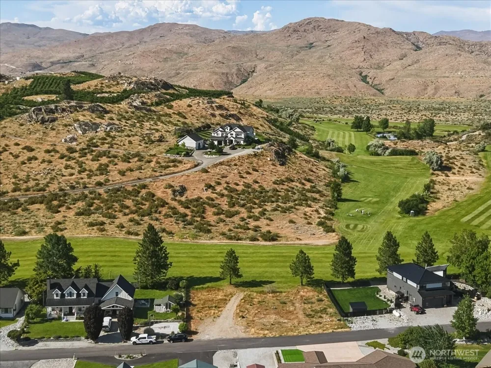 55 Long Drive Pateros, WA 98846