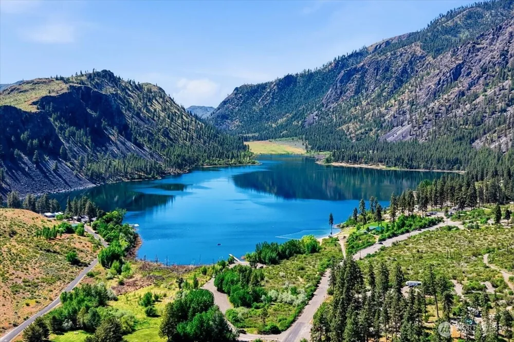 55 Long Drive Pateros, WA 98846