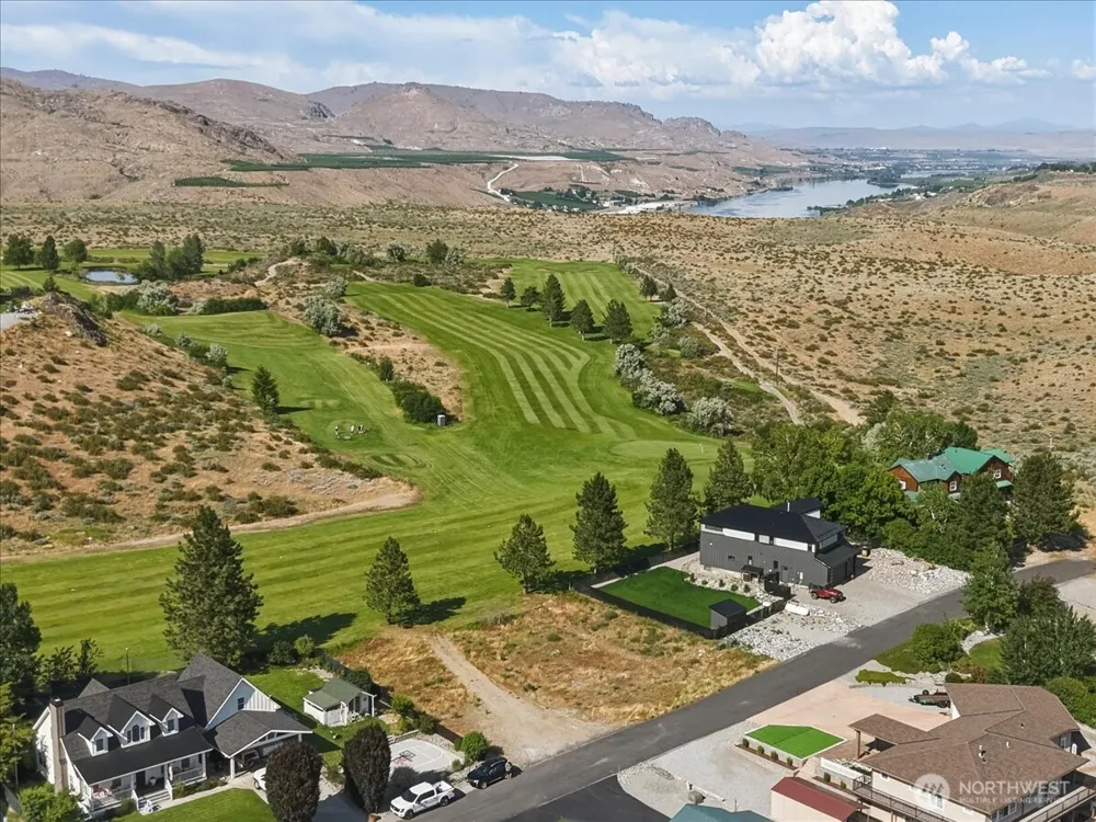 55 Long Drive Pateros, WA 98846