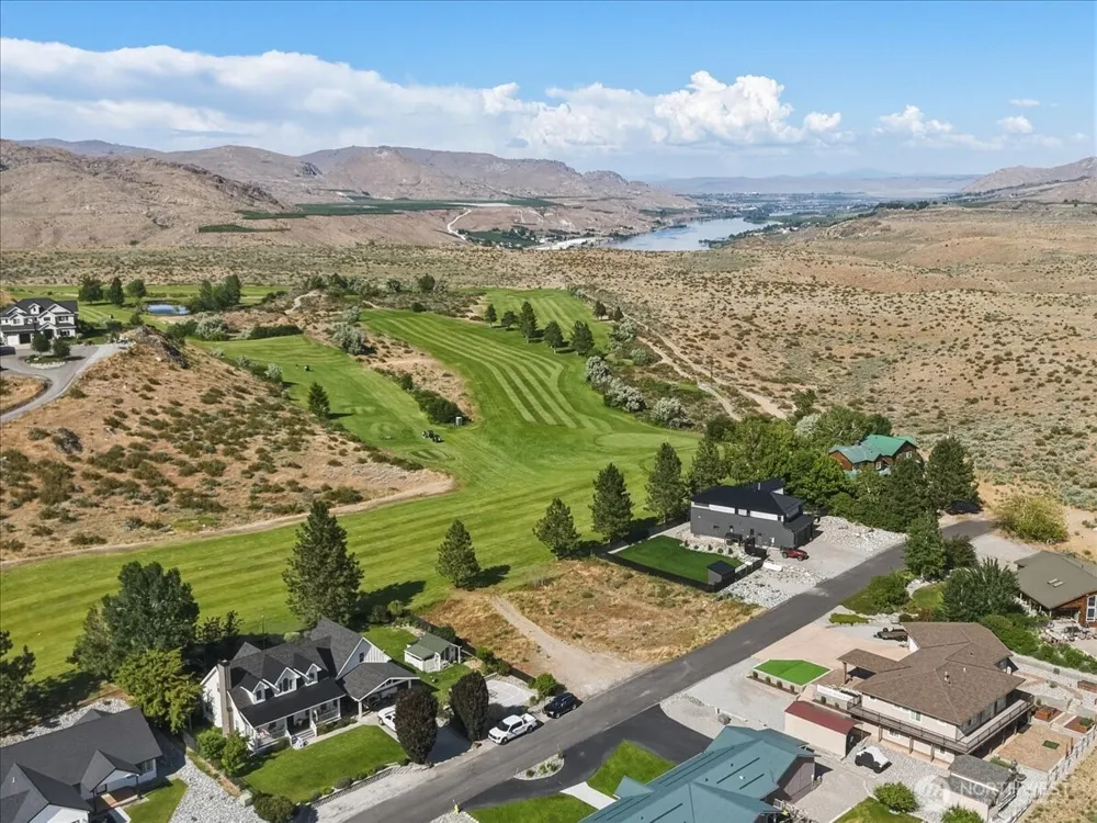 55 Long Drive Pateros, WA 98846