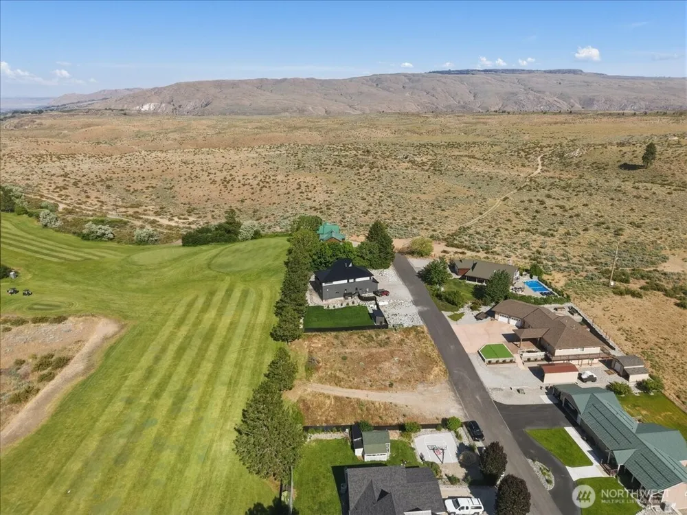 55 Long Drive Pateros, WA 98846