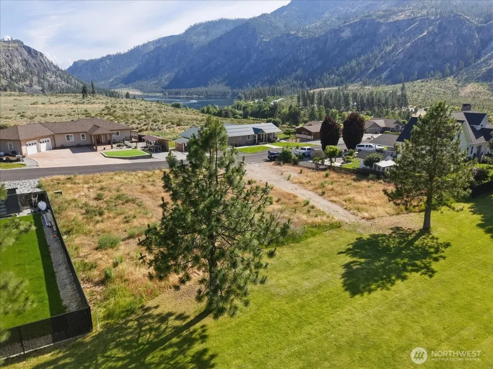55 Long Drive Pateros, WA 98846
