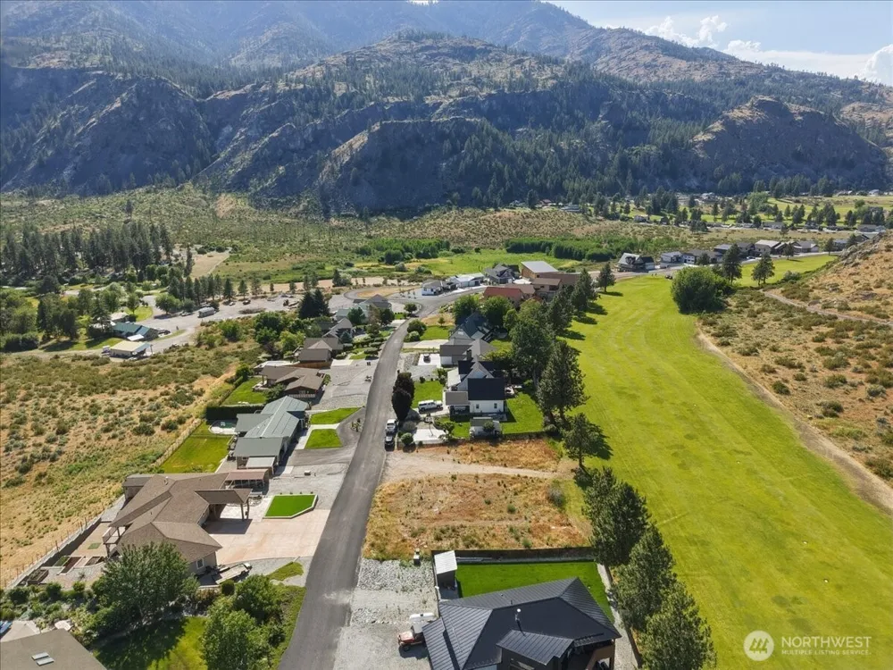 55 Long Drive Pateros, WA 98846