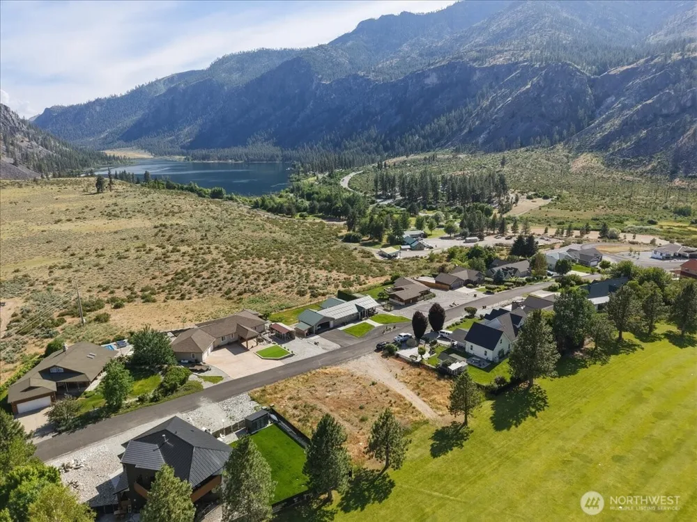 55 Long Drive Pateros, WA 98846