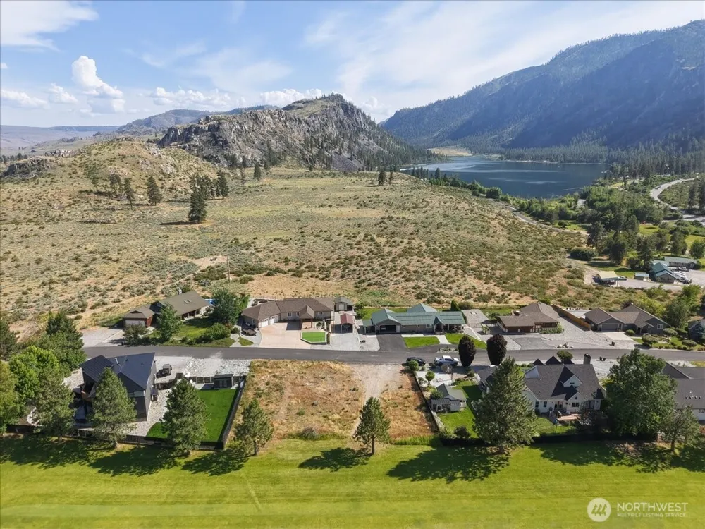 55 Long Drive Pateros, WA 98846