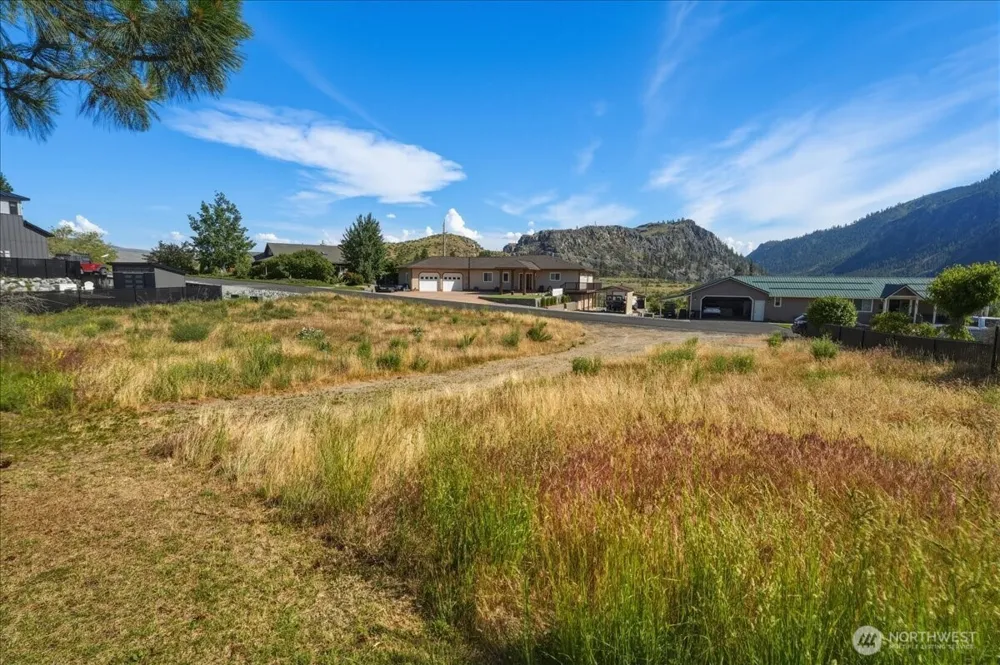 55 Long Drive Pateros, WA 98846