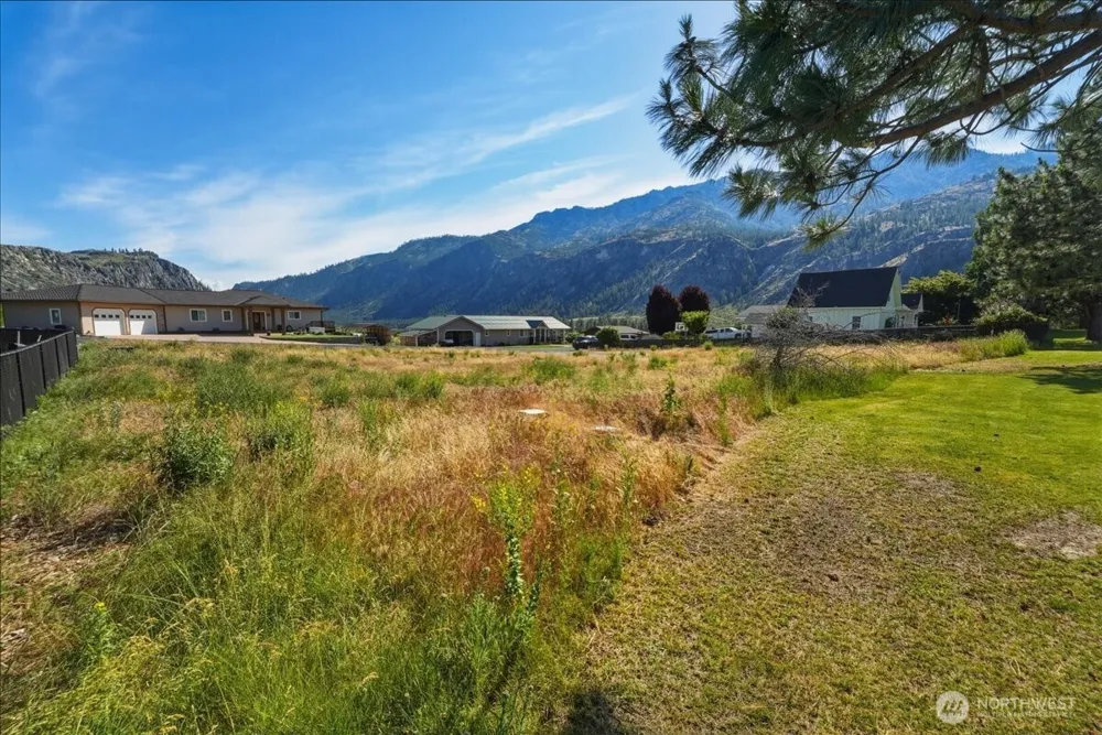 55 Long Drive Pateros, WA 98846