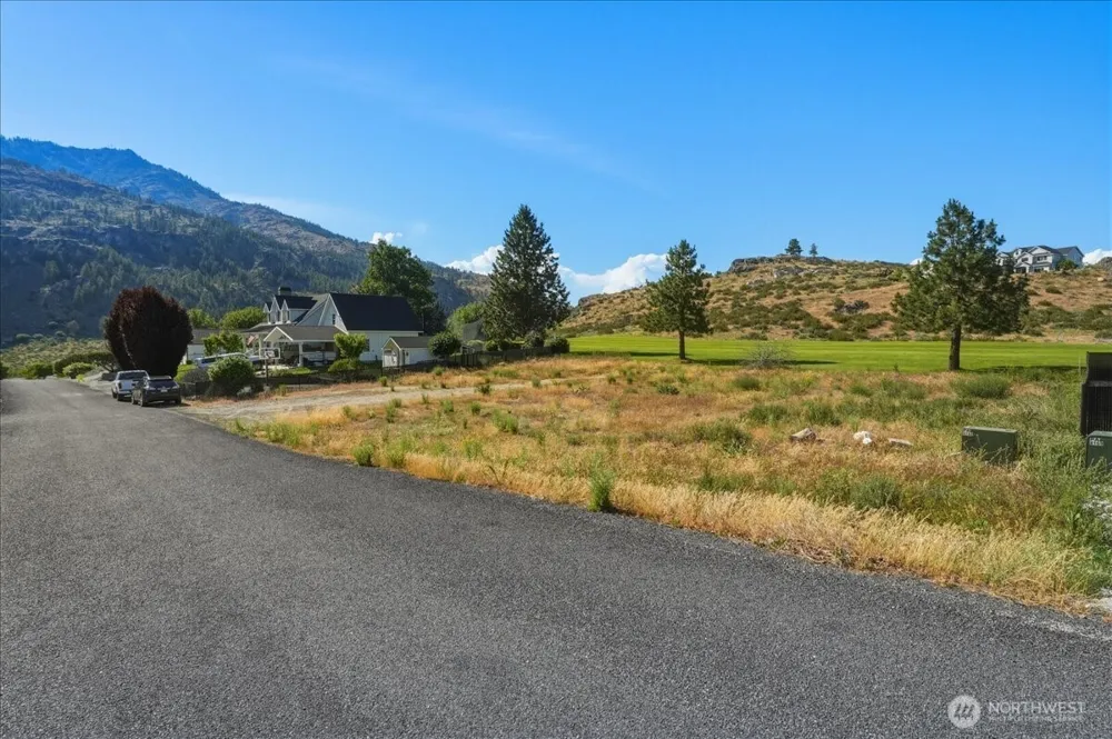 55 Long Drive Pateros, WA 98846