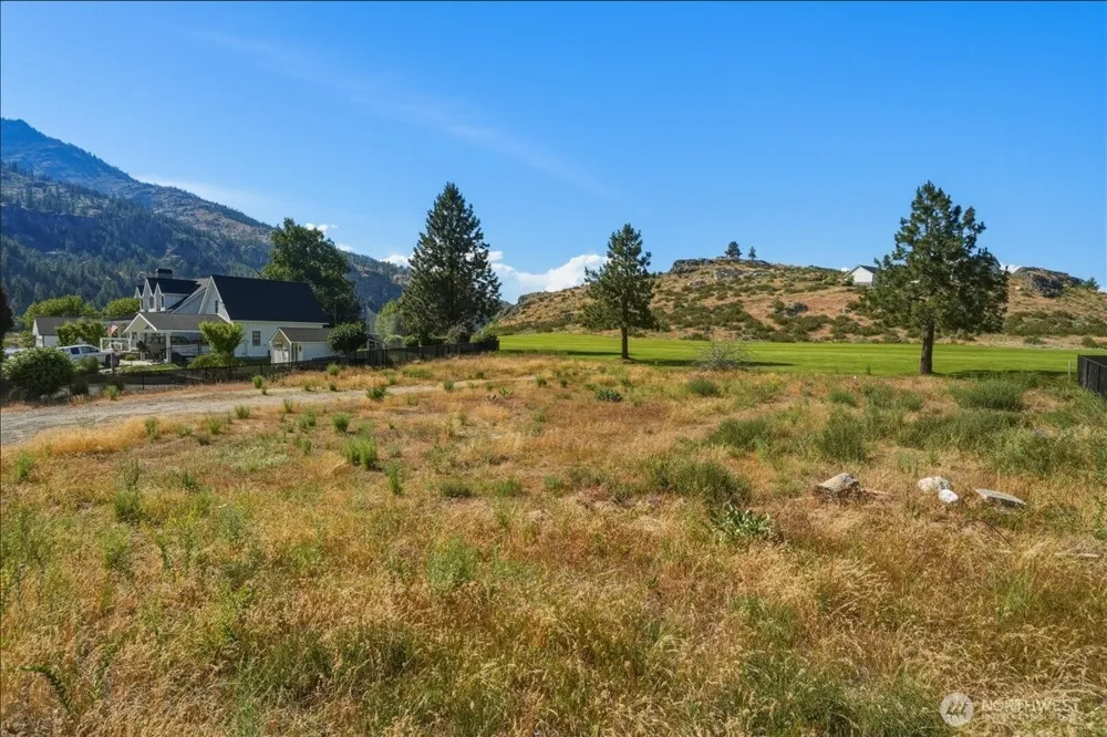 55 Long Drive Pateros, WA 98846