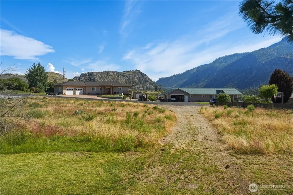 55 Long Drive Pateros, WA 98846