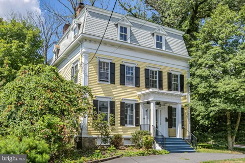 2805 MAIN STREET