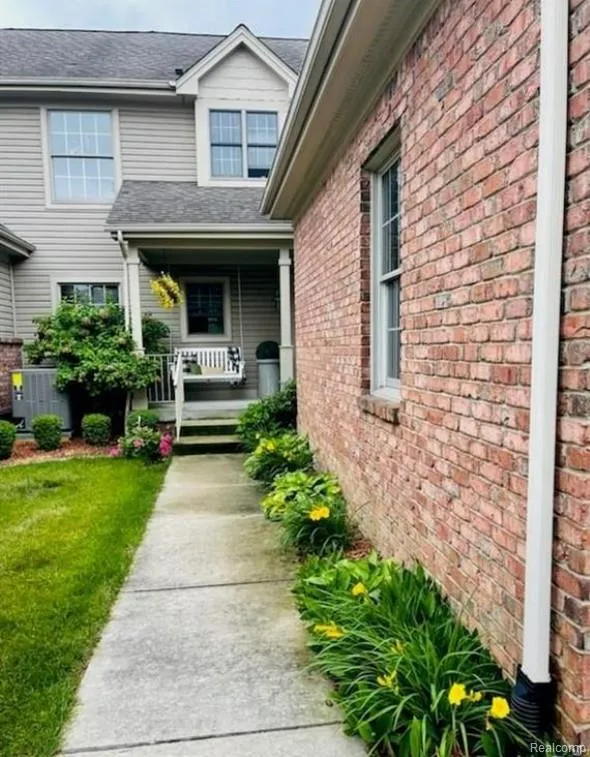 8095 Woodstone Court Grand Blanc Charter Township, MI 48439