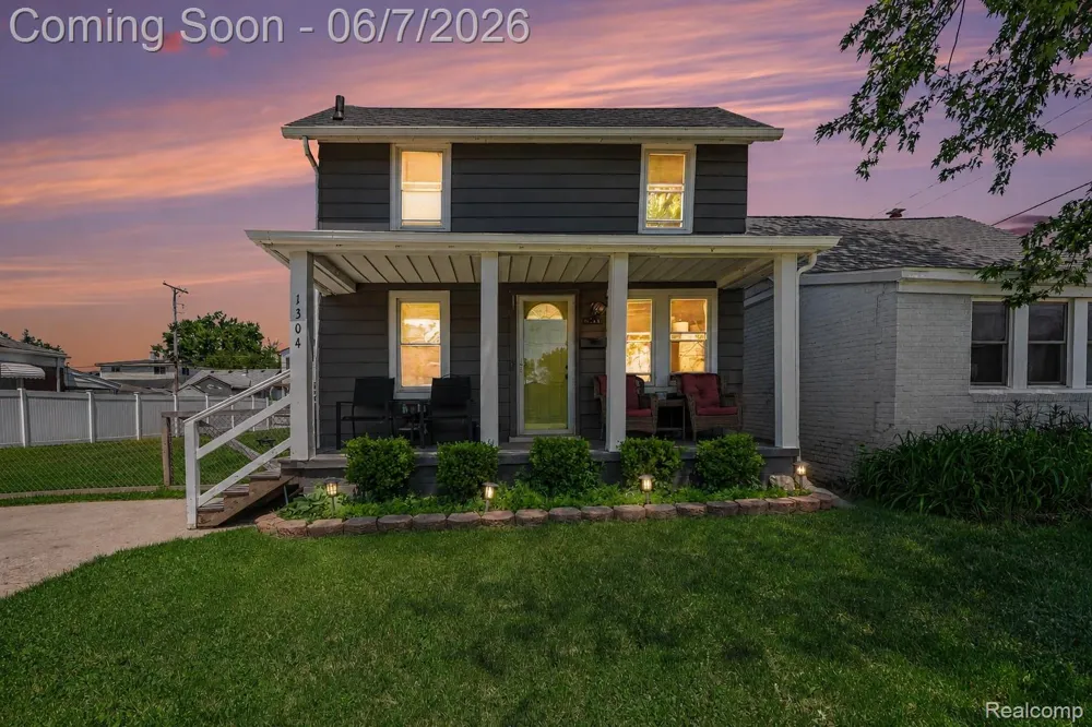 1304 Stewart Avenue Lincoln Park City, MI 48146