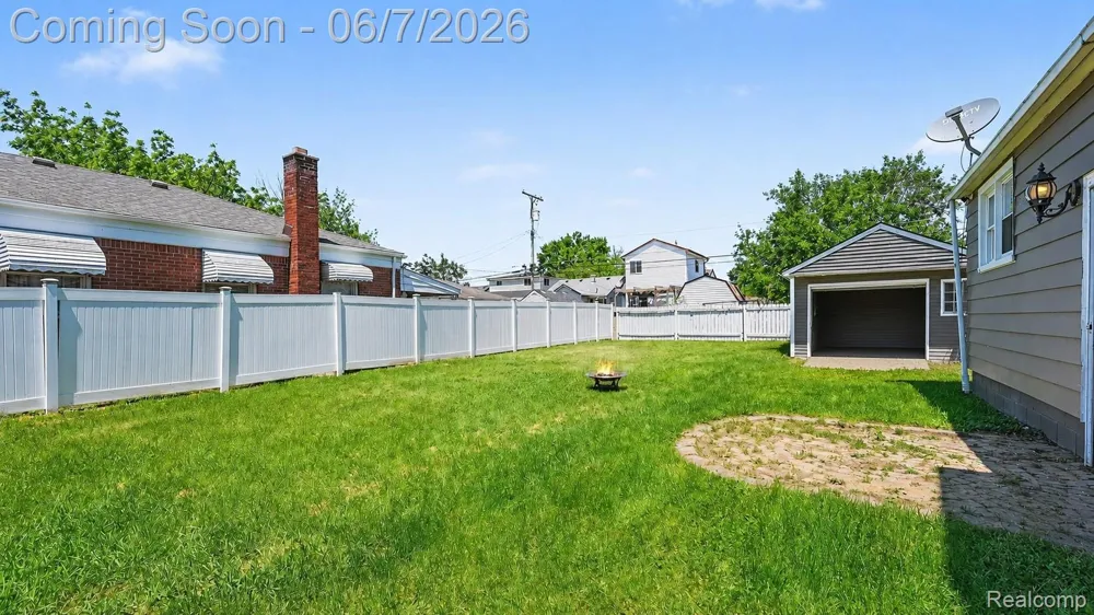 1304 Stewart Avenue Lincoln Park City, MI 48146