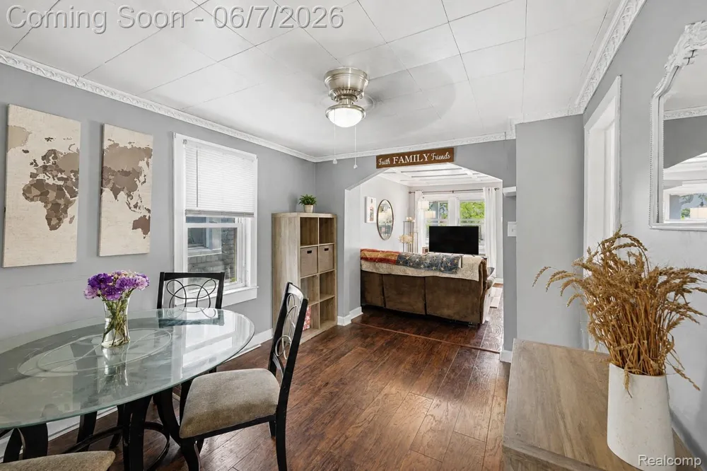 1304 Stewart Avenue Lincoln Park City, MI 48146