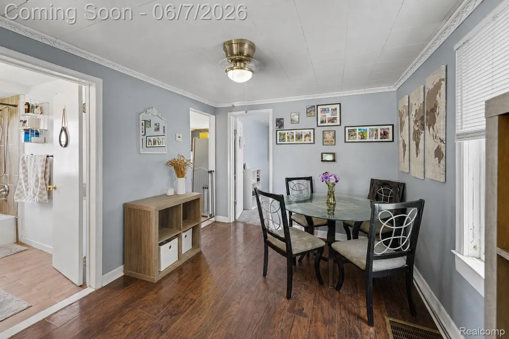 1304 Stewart Avenue Lincoln Park City, MI 48146