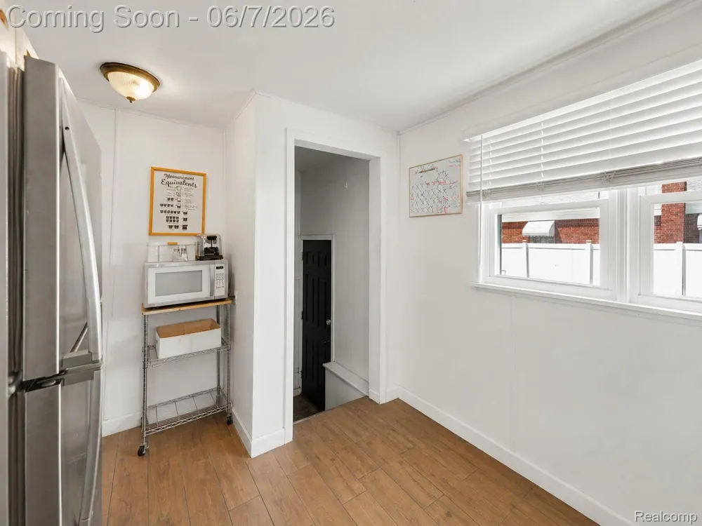 1304 Stewart Avenue Lincoln Park City, MI 48146